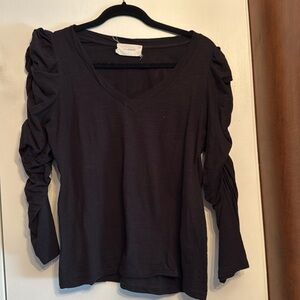 Black puff sleeved long sleeve T
